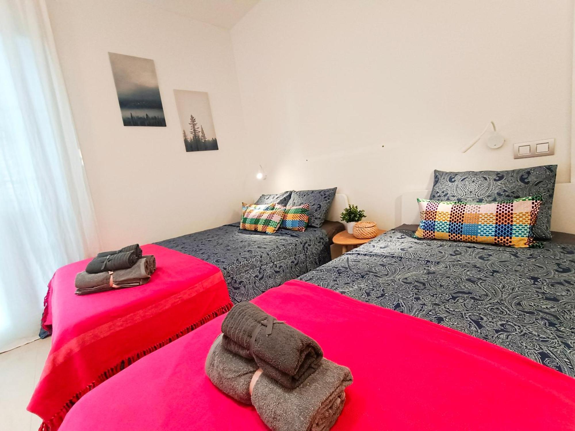 Oasis Rooms Barcelona - By Ronda Universidad Eksteriør bilde