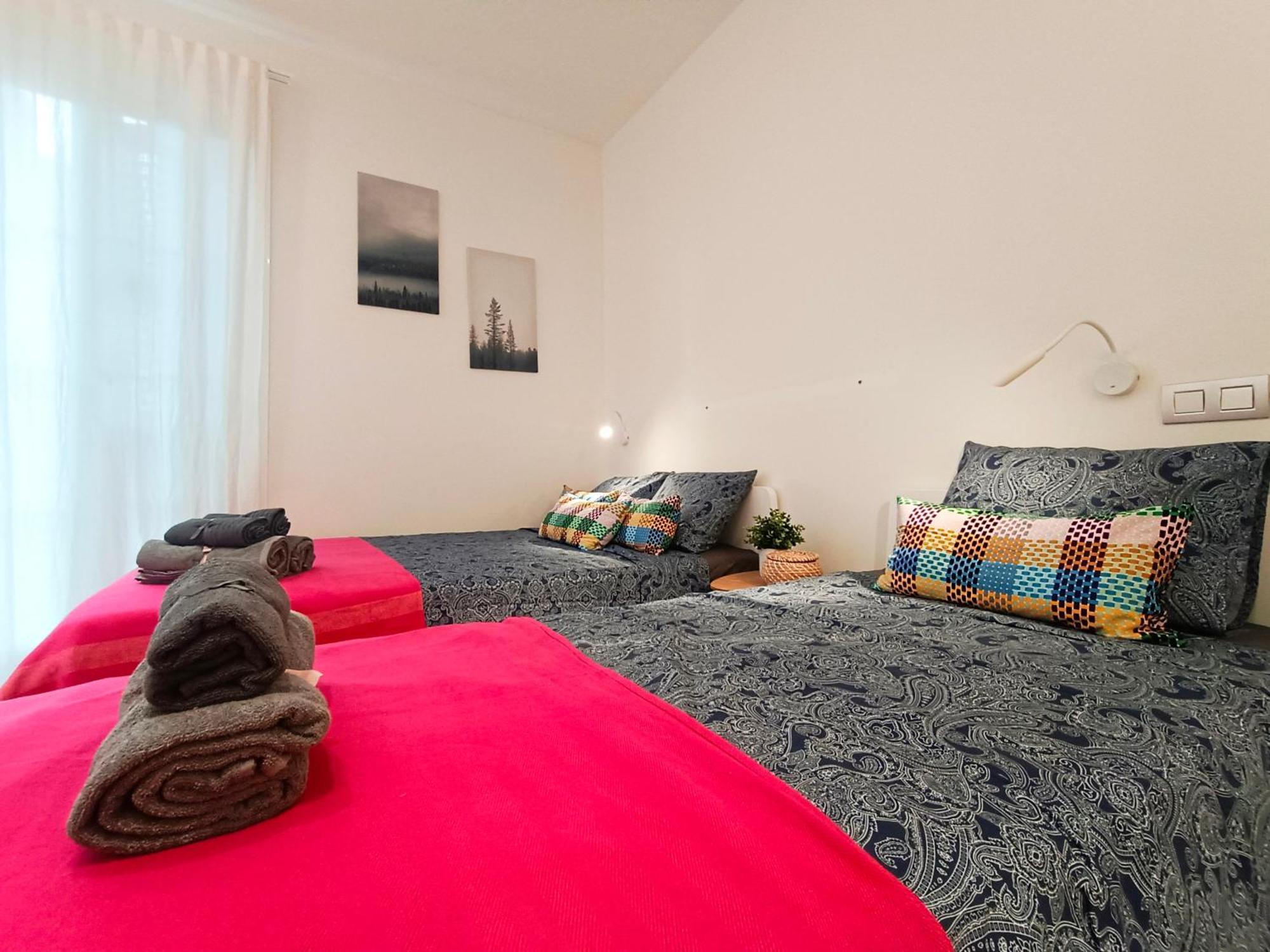 Oasis Rooms Barcelona - By Ronda Universidad Eksteriør bilde